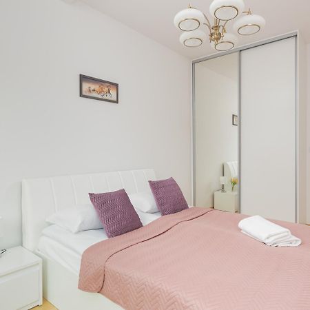 Dzielna Apartment Warsaw Wola By Noclegi Renters ภายนอก รูปภาพ