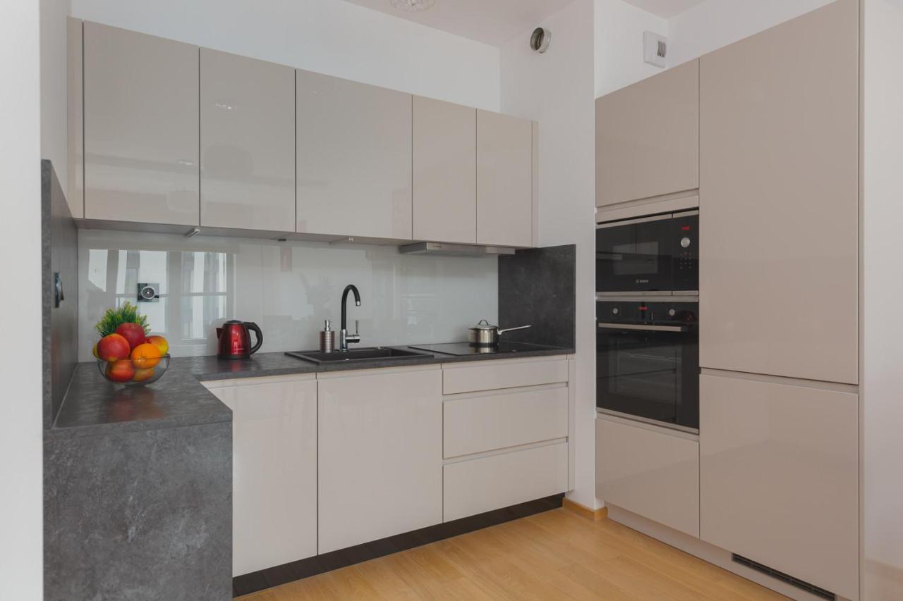 Dzielna Apartment Warsaw Wola By Noclegi Renters ภายนอก รูปภาพ
